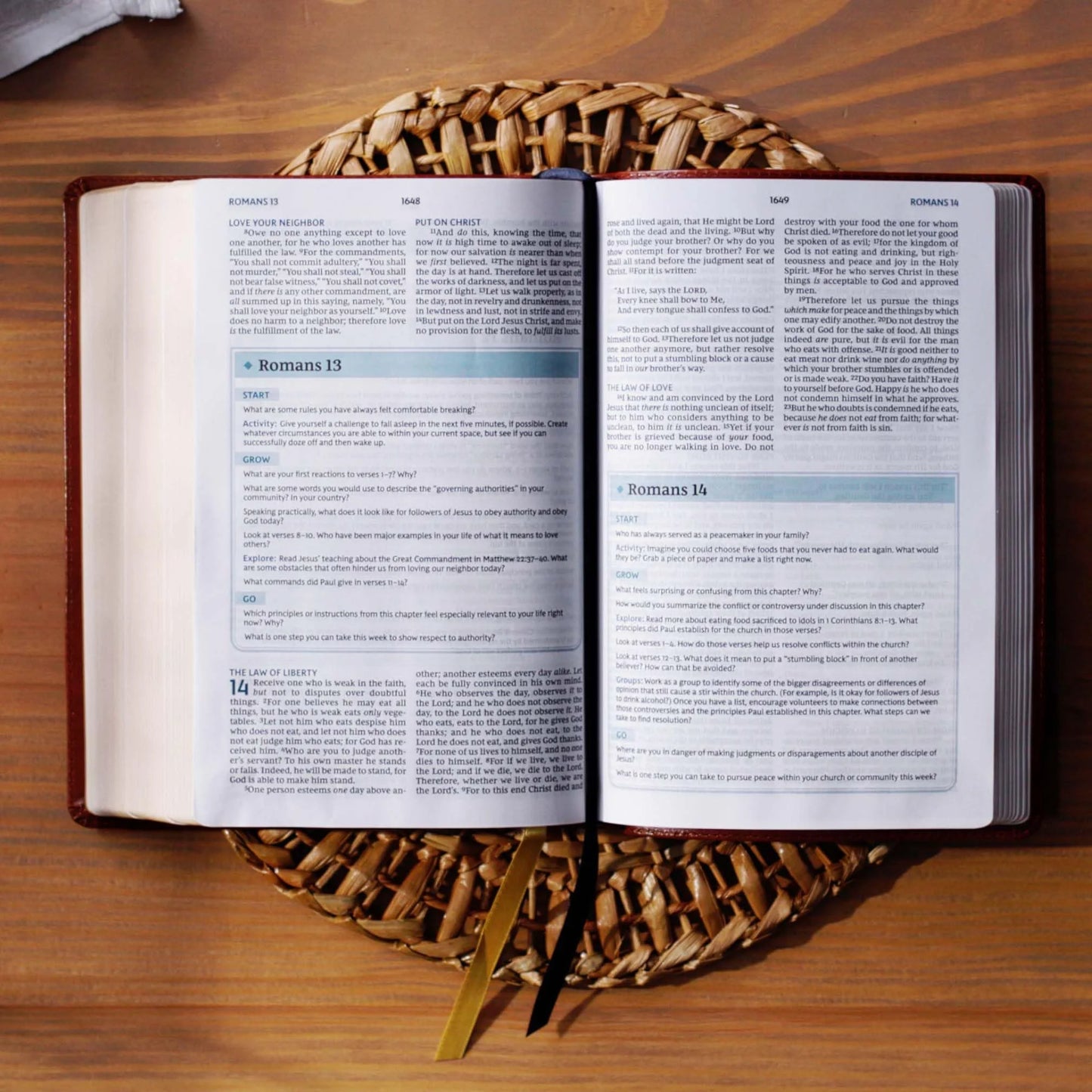 Nkjv, the Bible Study Bible, Leathersoft, Brown, Comfort Print: a Study Guide for Every Chapter of the Bible, (Hardcover)